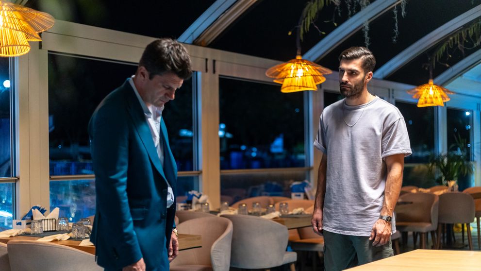 Sașa continuă să fie pe urmele lui Franco, iar cei de acasă nu ratează niciun minut din „Înapoi în GROAPA. Ediția TV”. Serialul, lider absolut de audiență!