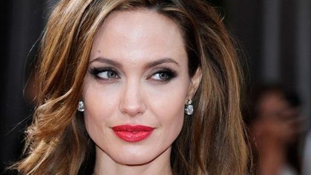 Angelina Jolie, pregatita sa renunte la actorie! Vrea sa petreaca mai mult timp cu Brad Pitt si copiii