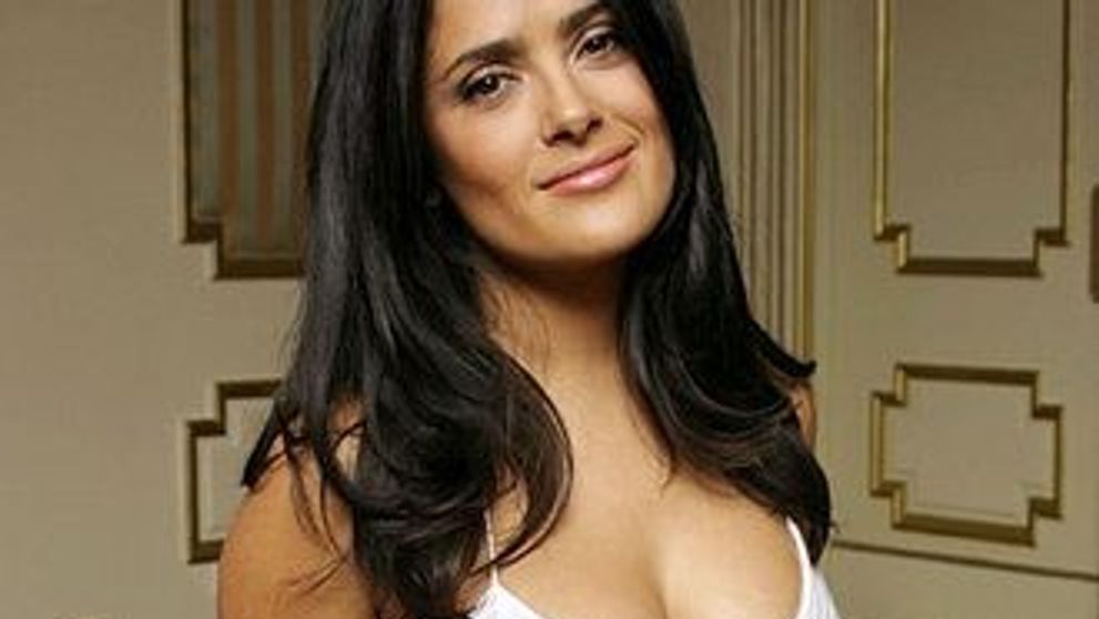 Salma Hayek s-a supus la cel putin doua operatii estetice dupa ce a nascut!