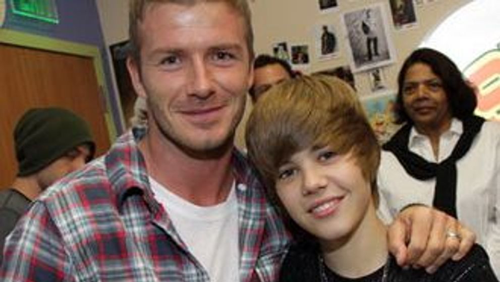 Justin Bieber i-a propus o afacere lui David Beckham!