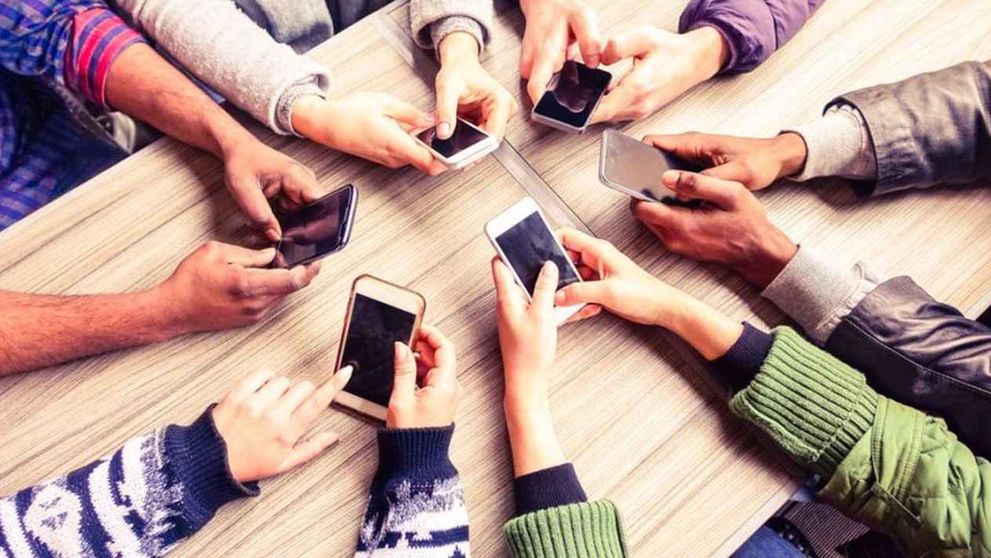 (P) Ce activități online devin tot mai populare printre români?
