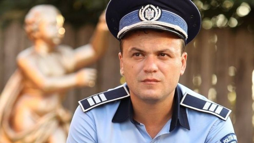 Politistul Robi are o aventura, iar Celentano descopera niste extraterestri pe camp. Joi, la ProTV ai doua episoade noi din 