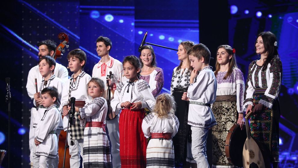 Momentul lor l-a emotionat pana la lacrimi pe Florin Calinescu. Momentul cu care Familia Udrea a impresionat