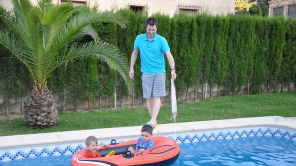 Andi Moisescu si-a rasfatat copiii cu o vacanta in Calpe, Spania