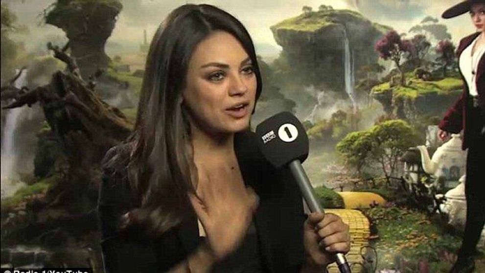 Mila Kunis, invitata in oras de trei ori in timpul unui interviu de catre reporter. Cum a reactionat si de ce a fost 
