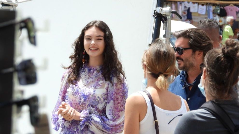Fiica Monicăi Bellucci este de o frumusețe ireală! Deva Cassel a pozat pe coperta Vogue la 16 ani