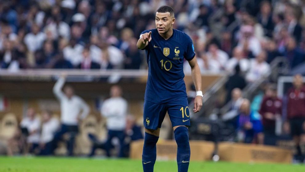 Cine e iubita lui Kylian Mbappe? Starul francez s-ar iubi cu primul model transgender care a pozat în Playboy