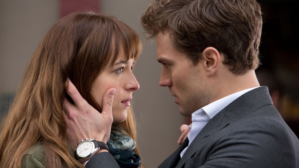 Dakota Johnson si Jamie Dornan, in costum de baie. Cum au fost surprinsi cei doi la plaja 