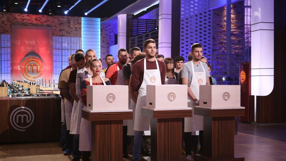 In aceasta seara incepe aventura culinara pentru cei 24 de concurenti din bucataria MasterChef