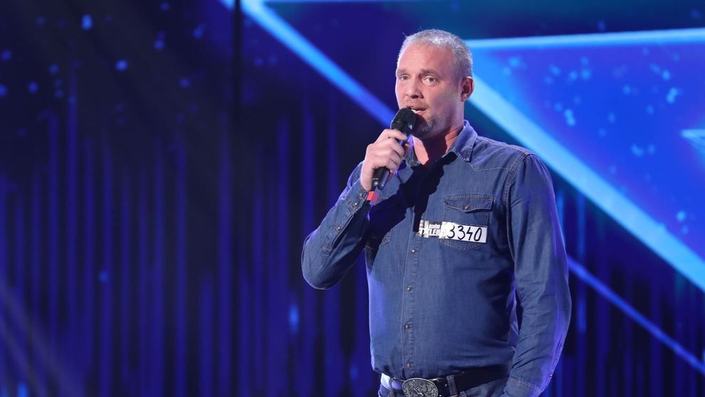 Radu Palaniță, primul concert susținut într-un service auto