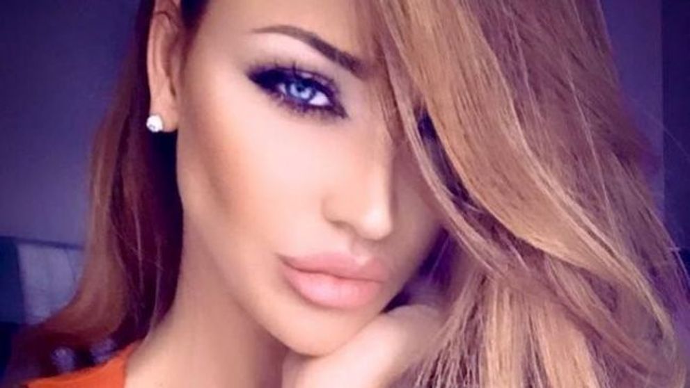 Bianca Dragusanu, intr-o rochie care ii face picioarele sa para interminabile. Cum arata tinuta provocatoare
