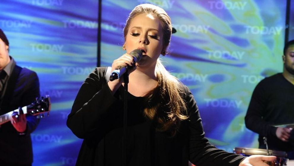 Ii seamana perfect! Cum arata tanara care pare sora geamana a frumoasei Adele