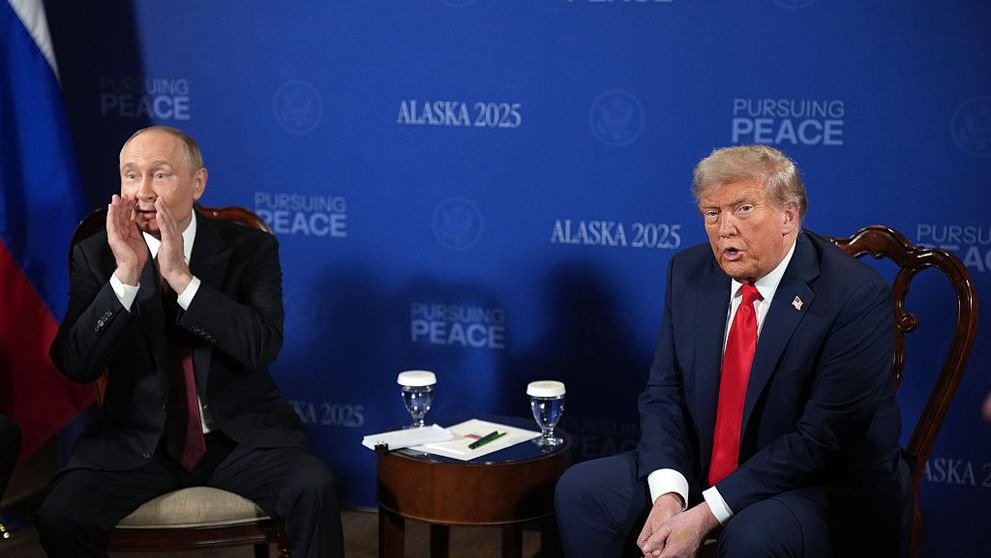 Moment haotic la conferința de presă cu Trump și Putin. Ce a făcut președintele rus când a fost întrebat: ”O să încetați omorurile?”