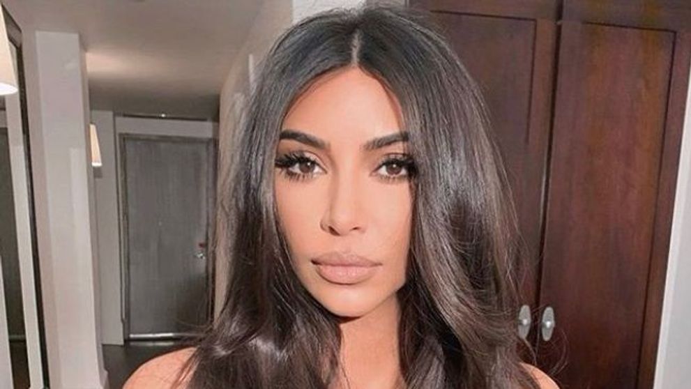 Kim Kardashian, urare de Revelion pe… 8 ianaurie: „Puțin cam târziu, dar «Un an nou fericit»”