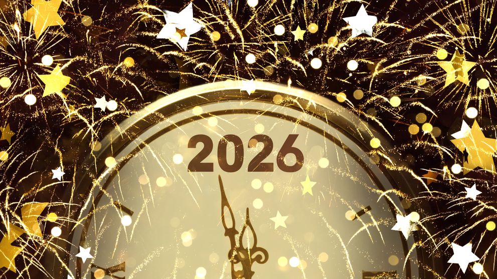 Ce se spune că trebuie să faci exact la miezul nopții ca să atragi norocul în 2026