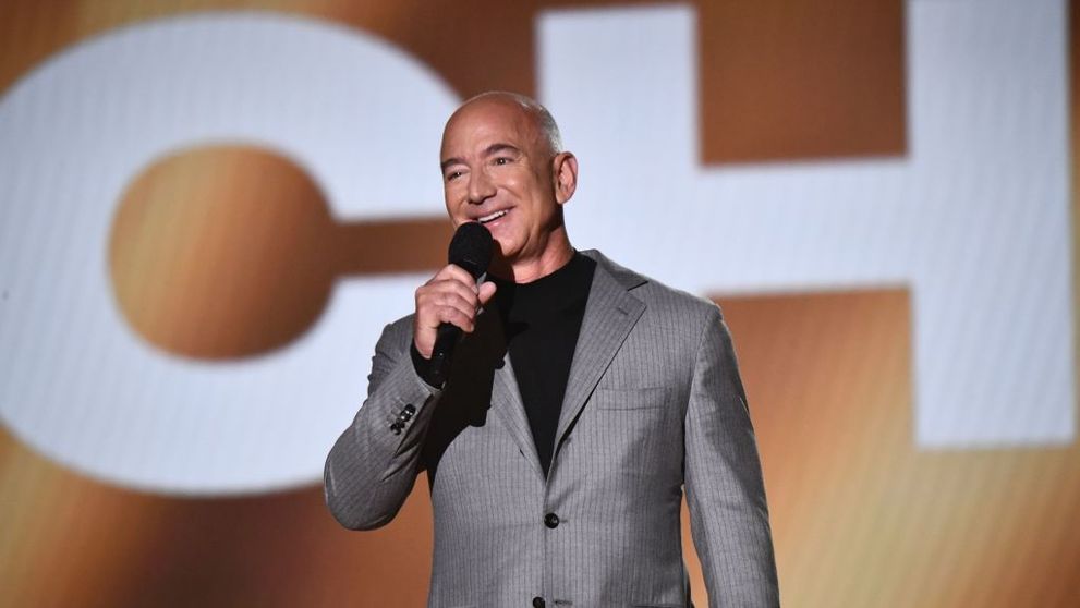 Jeff Bezos nu mai este al doilea cel mai bogat om din lume! Cine i-a luat locul