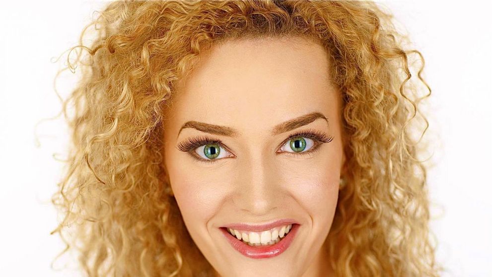 Alexia Talavutis, posesoarea unei siluete de invidiat. Ce le-a aratat artista fanilor ei, in miez de noapte