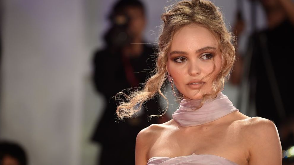 Lily Rose Depp și Timothee Chalamet au fost regina și regele covorului roșu la Festivalul de film de la Veneția