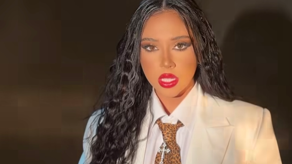 Pentru cine dansează Bibi în ploaie! Noul single al artistei, “Dansez Plângând”, este este incendiar. “Piesa acesta am scris-o pentru a exprima o durere ascunsă”