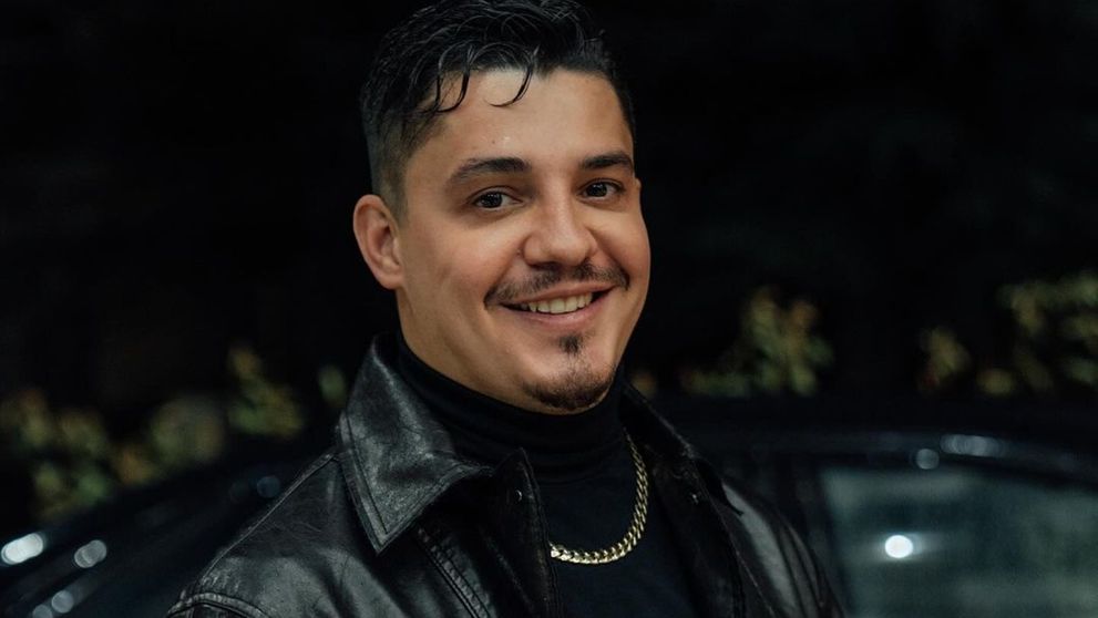 Bogdan de la Ploiești și-a pus fanii pe jar. O ține în brațe pe fosta iubită, Cristina Pucean, și se ține de mână cu Karmen: „Un nou început...”
