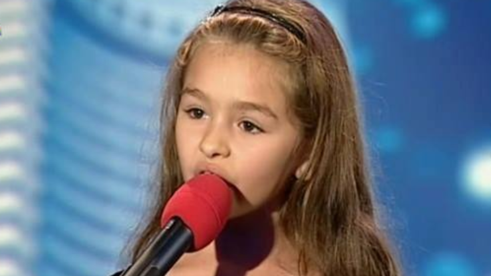 Rebeca Neacșu a crescut și este o domnișoară în toată regula. Ce mai face și cum arată acum printesa cu voce de aur