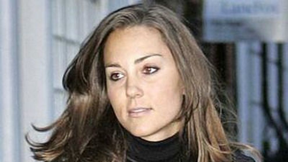 Fostul iubit al ducesei de Cambridge are o relatie cu o femeie care seamana izbitor cu Kate Middleton! FOTO