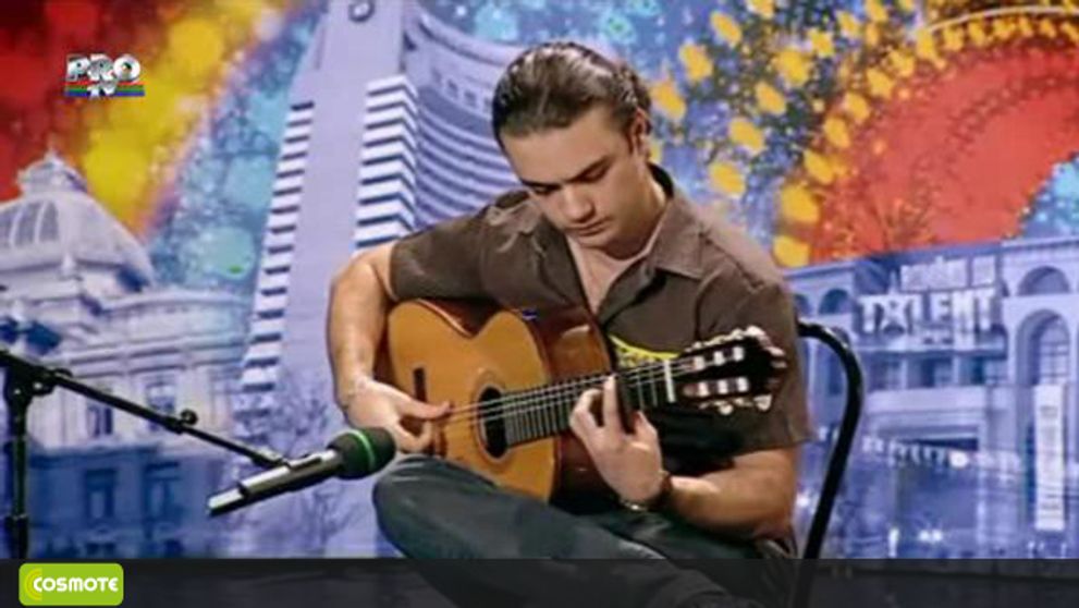 VIDEO. Poti sa urmaresti cum ii merg degetele la chitara? <span style=