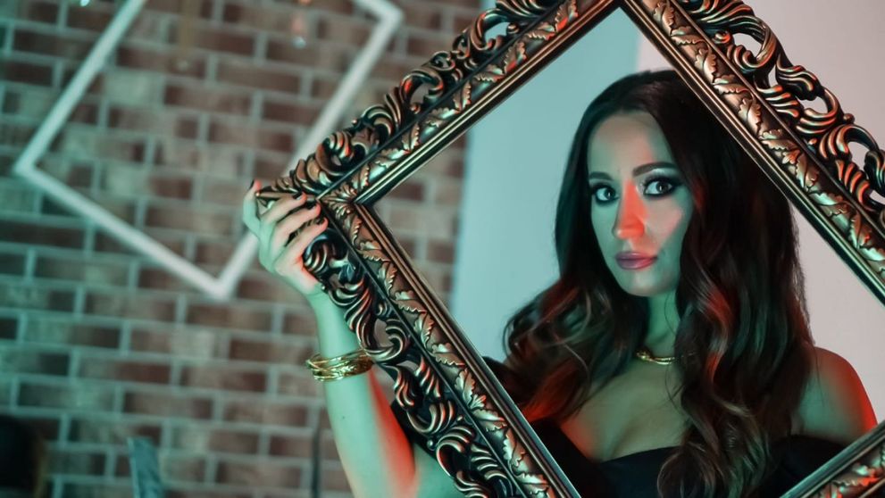 Mădălina Coca, finalistă Vocea României 2018, lansează primul său single: „Lume, lume”