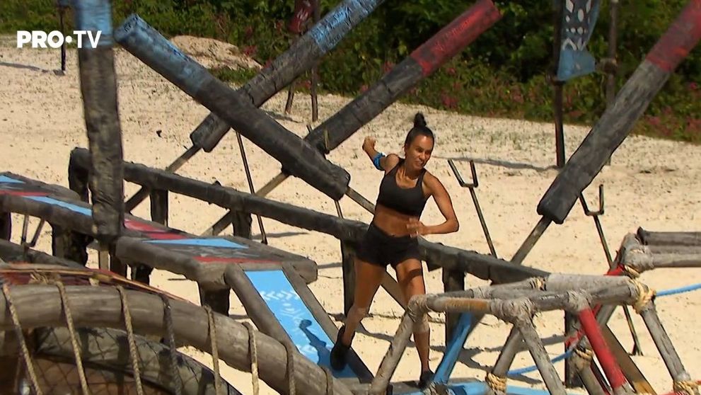Ada Dumitru vs. Lucianna Vagneti! Scorul este 9-5 pentru Războinici
