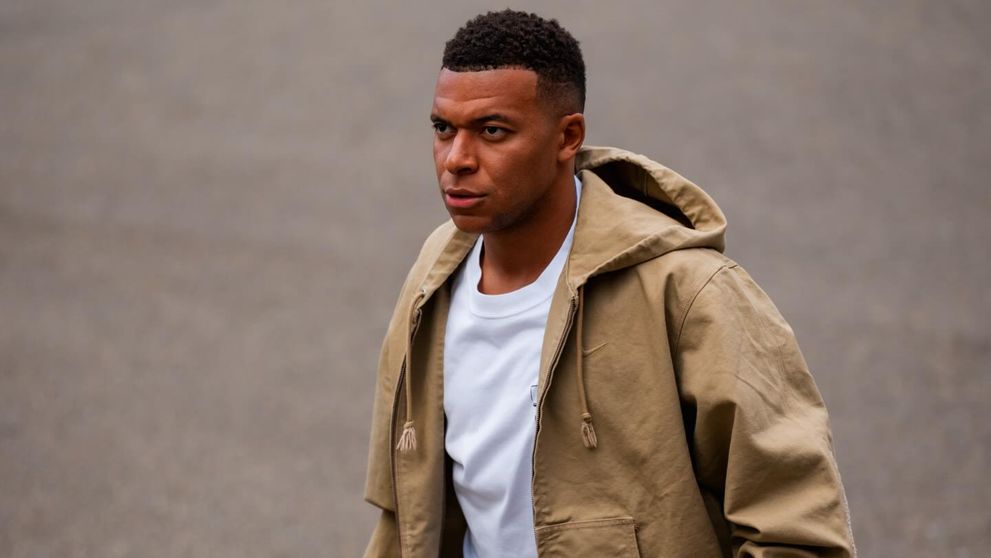 Kylian Mbappé a comis-o! Ce fotografie a postat din greșeală la 5:30 dimineața. Imaginea a dispărut în câteva secunde, dar fanii au apucat să o salveze
