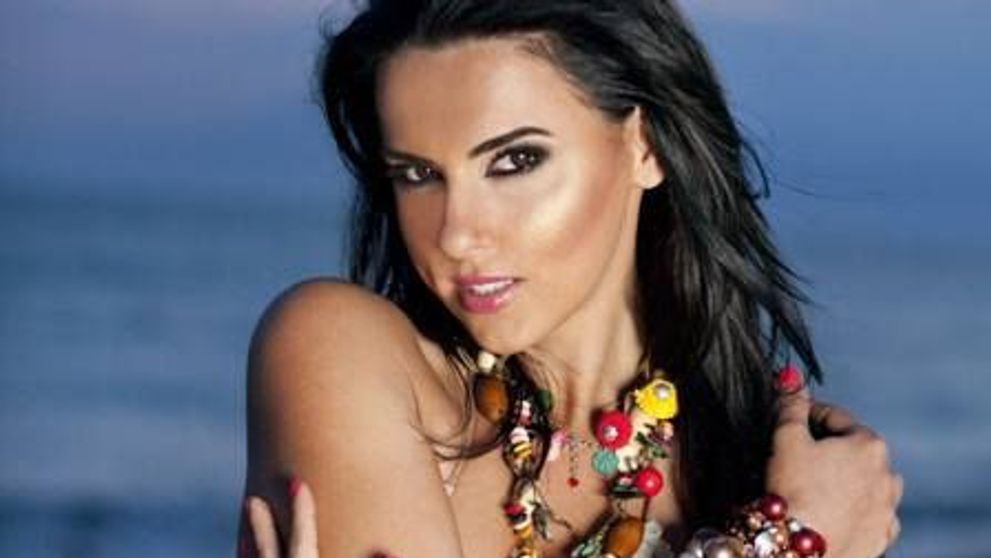 Lavinia, una dintre putinele vedete care arata mai bine nemachiate. Cu ce imagine si-a surprins cantareata fanii