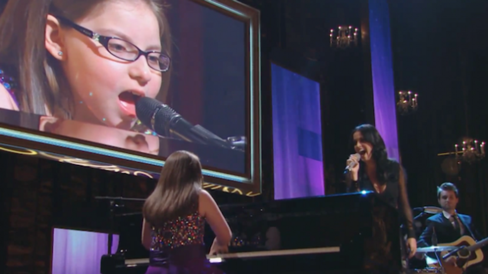 O fetita cu autism face un duet de senzatie cu Katie Perry. N-o sa-ti vina sa crezi cat de talentata este: VIDEO