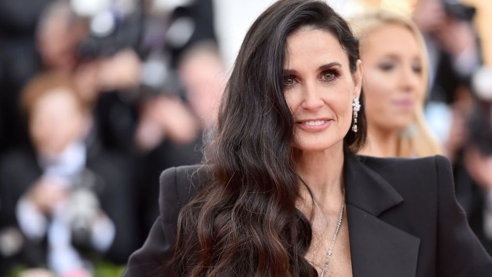 Demi Moore și-a oficializat relația pe Instagram și a postat primele poze cu iubitul elvețian