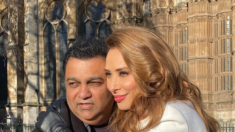 Fotografiile cu Iulia Vântur și un bărbat din India care au creat confuzie printre fani: 