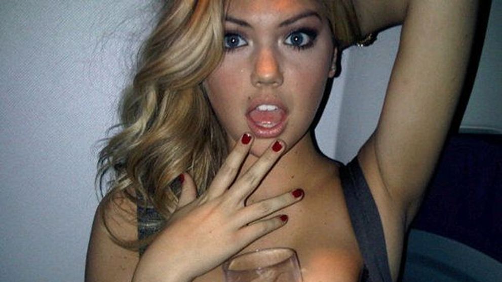 Paparazzii ar fi facut orice sa le surprinda asa. 10 vedete dezlantuite. GALERIE FOTO