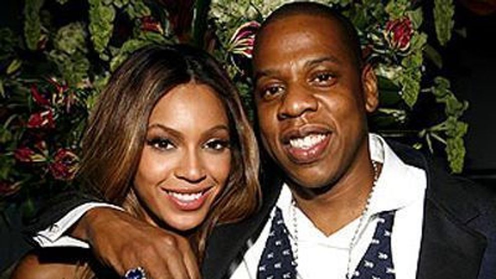 Beyonce l-a facut pe Jay-Z sa-si uite versurile in concert. Vezi cum a reusit sa-i distraga atentia: VIDEO