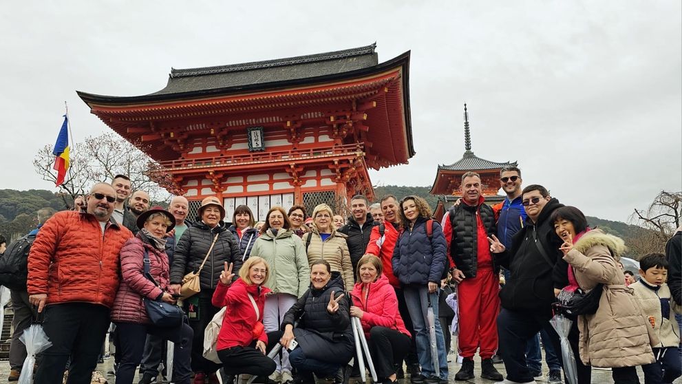 A cucerit Japonia cu sute de români: povestea incredibilă a lui Răzvan Pascu, ghidul care transformă vacanțele în revelații