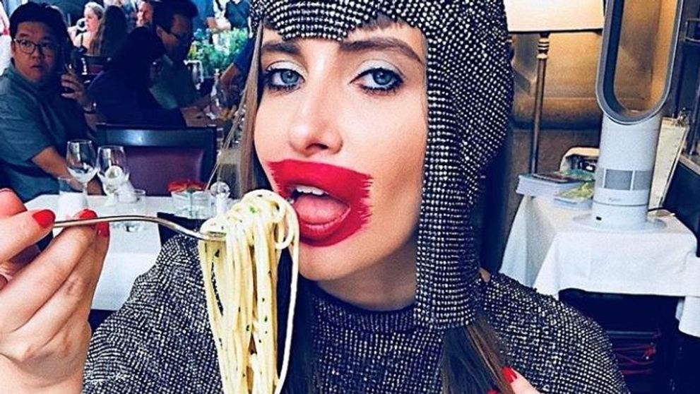 VIDEO Iulia Albu a socat la Milano Fashion Week. Imagini în premieră La Măruță