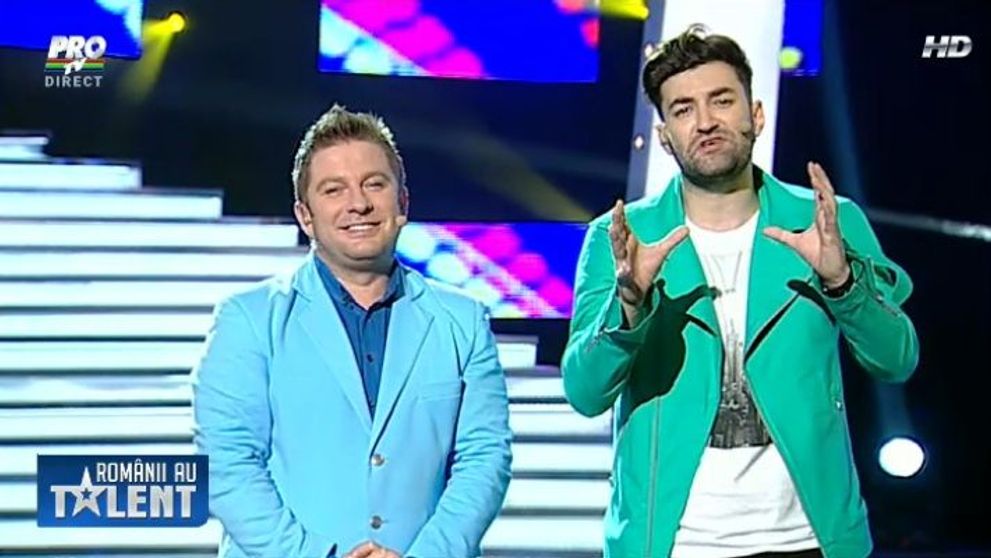 Smiley o mangaie pe Andra pe picioare, in direct la 