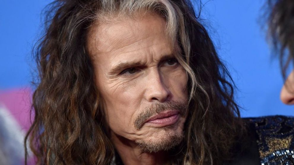 La 70 de ani, Steven Tyler, solistul Aerosmith, are o iubită de 30 de ani