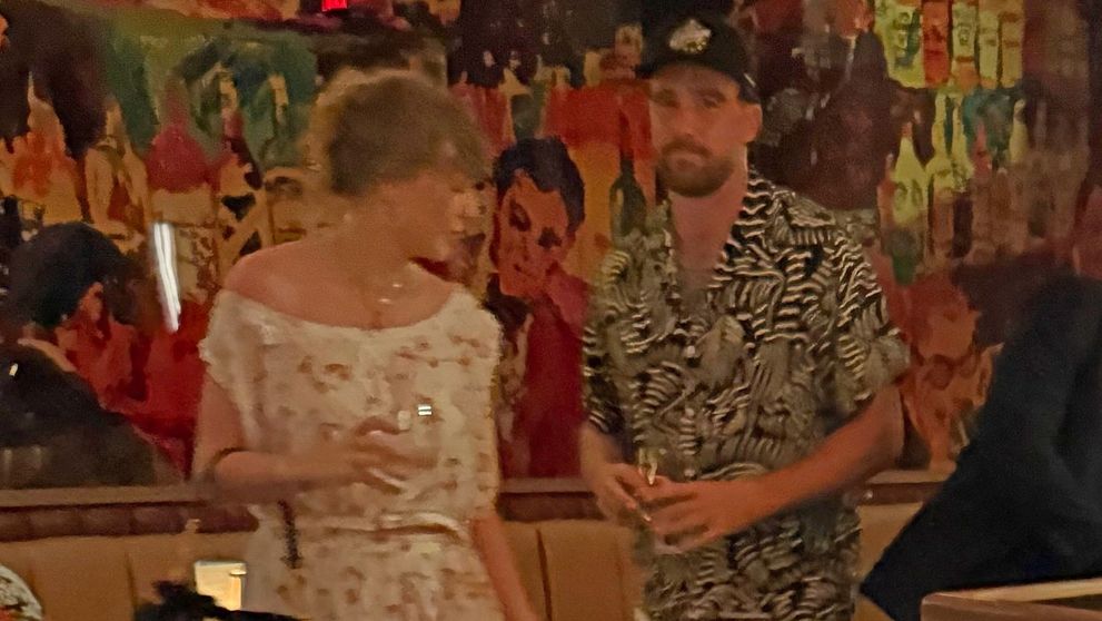 Ce au mâncat Taylor Swift și Travis Kelce, la o cină romantică, de 400 de dolari. Au comandat aperitive, mai multe feluri principale, garnituri și salate, plus cocktailuri