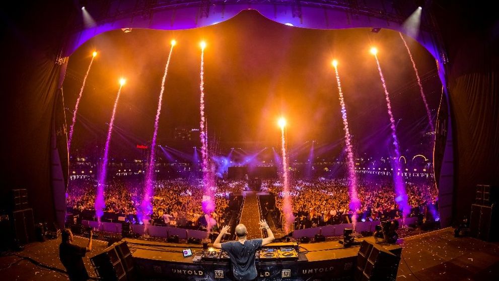 Peste 85.000 de participanți din întreaga lume au trăit magia Untold în prima zi de festival