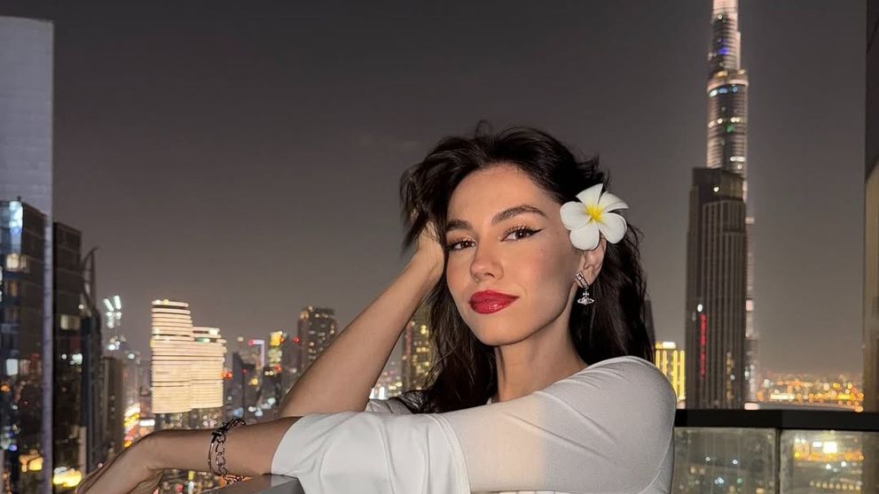 Mira, luată la rost de fani pentru pozele provocatoare din Dubai. Înainte de Revelion, cântăreața a făcut o ședință foto spectaculoasă în „orașul de aur”