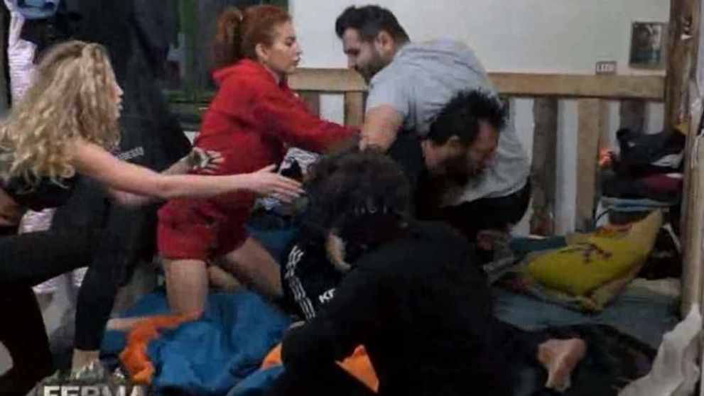 Florin Pastramă și Kamara au ajuns de la ceartă la bătaie. Motivul, una dintre fetele din cabană