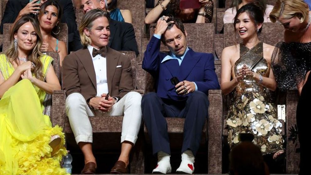 L-a scuipat Chris Pine pe Harry Styles la Festivalul de Film de la Veneția? Cum a comentat impresarul actorului