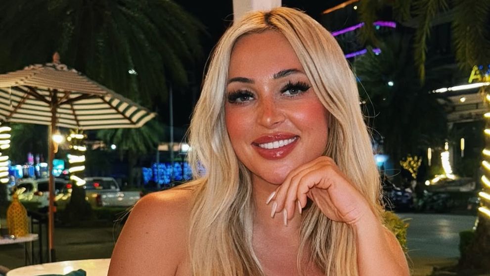 Raluca Zenga, apariție răvășitoare la 43 de ani. S-a fotografiat într-un costum de baie minuscul. Cum arată în prezent fosta soție a lui Walter Zenga