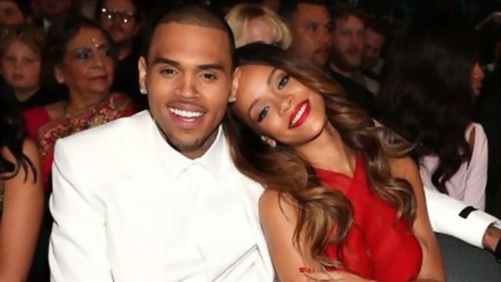 Cu greu le deosebesti. Presupusa iubita a lui Chris Brown seamana leit cu Rihanna