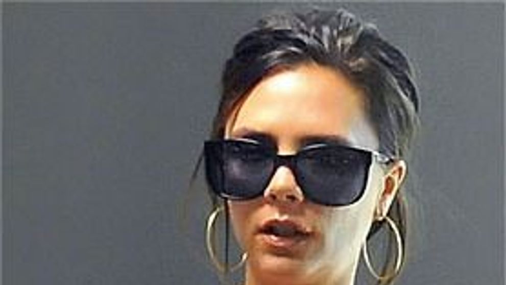 Victoria Beckham are vanatai pe spate. Afla de la ce!