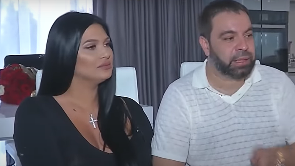 Roxana Dobre nu îl lasă singur pe Florin Salam. Soția manelistului i-a transmis un mesaj clar tinerei care i-a făcut plângere: „Avem noi grijă de domnișoara”