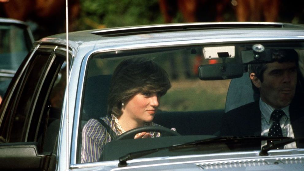 Cu ce sumă s-a vândut la licitație mașina primită de Prințesa Diana de la Prințul Charles